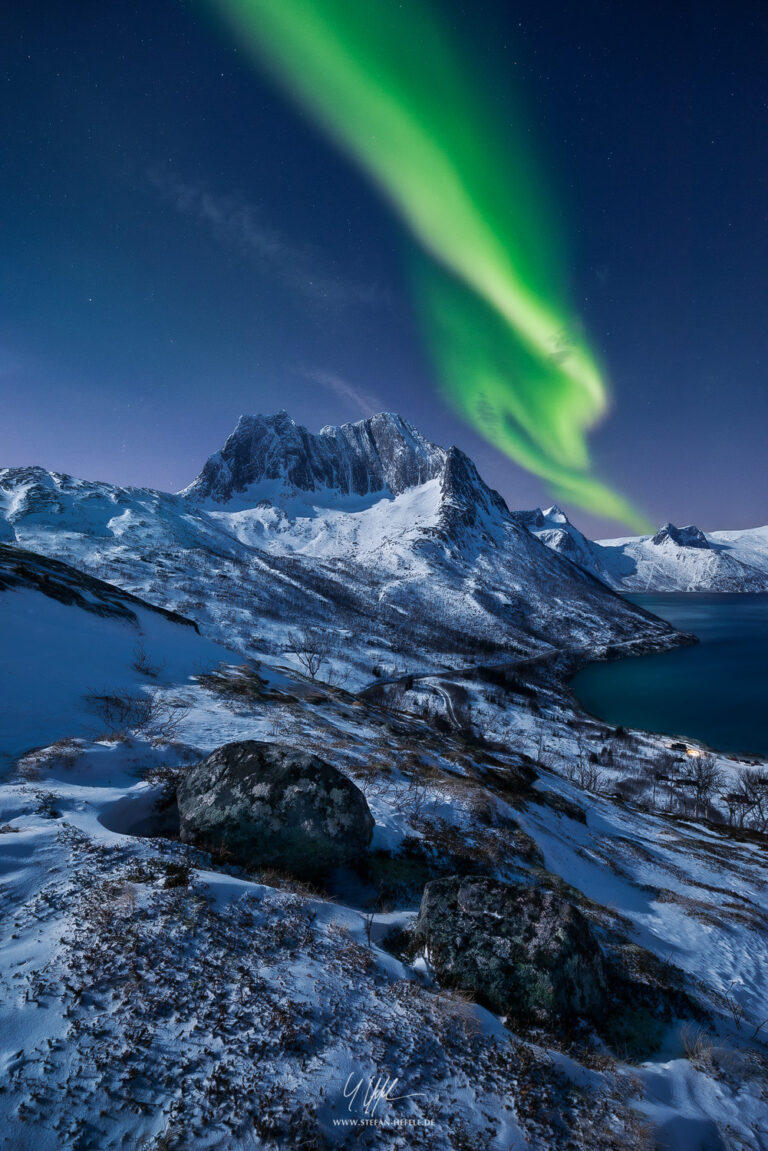 Norway, Senja, island, aurora, northern lights, aurora, borealis, view, expanse, snow, winter, mountains, fjord, bay, summit, sky, stars, moon, night, blue, rocks, stones, lightning, paradise, mystic, Stefan, Hefele, photography, landscape, D800E, ultimate, portrait, panorama
