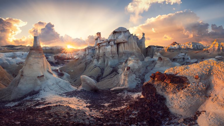 Bisti Rock Garden/Egg Hatchery in New Mexico, USA in atmospheric sunset light