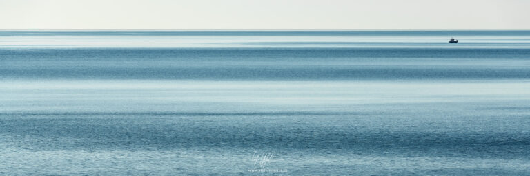 Blick uebers Meer von Santorin aus